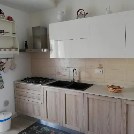 Virginia House Taranto