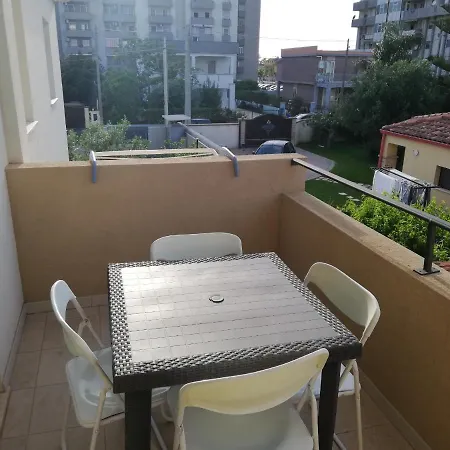 Virginia House Taranto